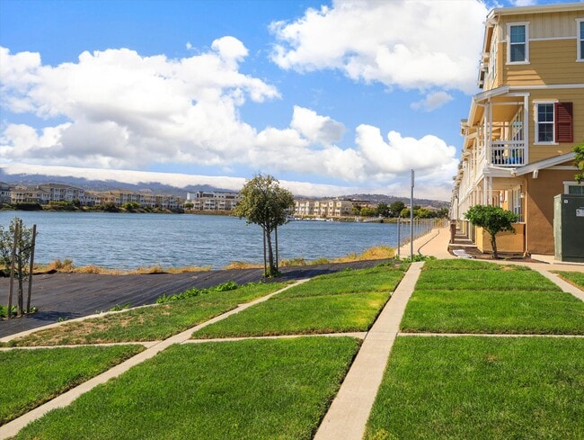 Foto del edificio - 660 Sea Anchor Dr