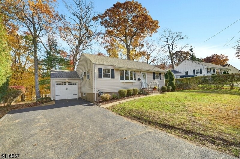 Primary Photo - 59 Seton Hall Dr