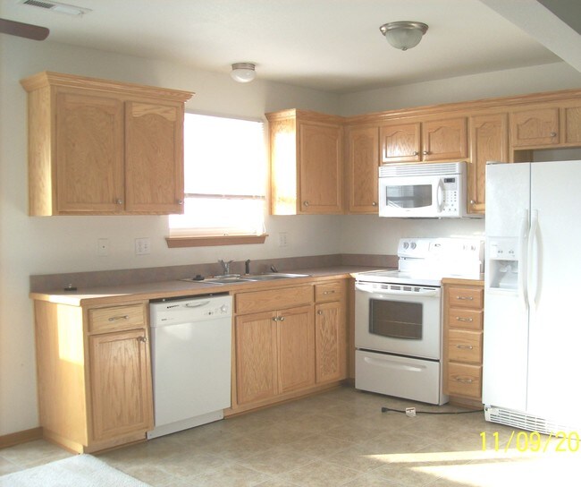 Kitchen - 1200 Pebblecreek Dr
