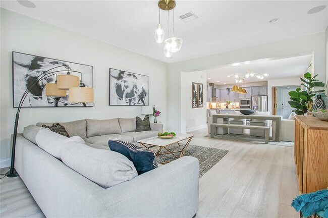 Foto del edificio - 13227 Spring Grove Way