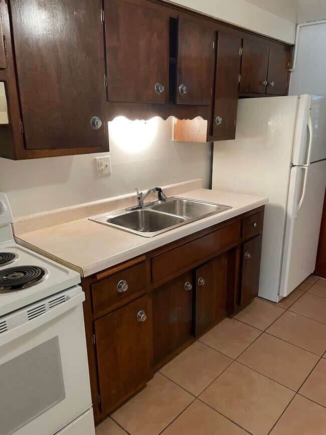 1834 W 127th St Unit G, Calumet Park, IL 60827 Condo for Rent in