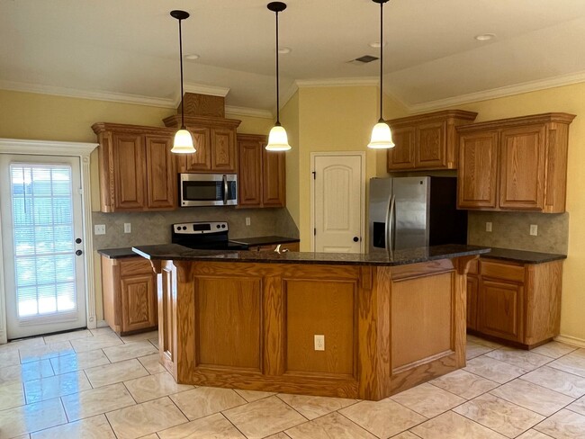Building Photo - 3 br, 2 bath House - 2565 Sands Drive