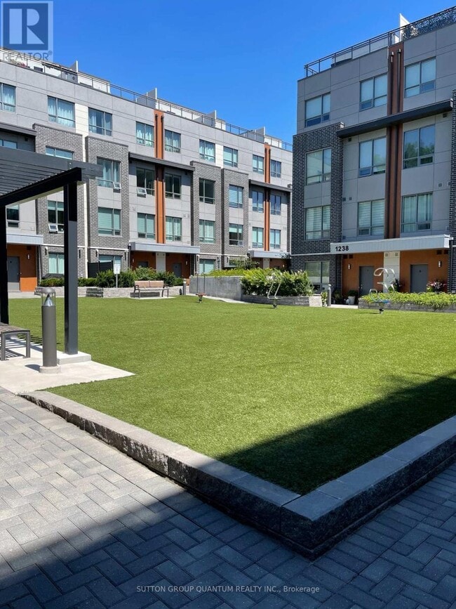 Photo du bâtiment - 650 Atwater Ave