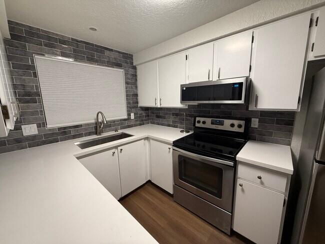 Foto del edificio - 9404 Stone Ave N