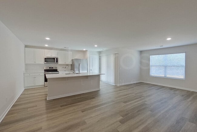 Building Photo - 116 Overstreet Way