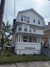 Building Photo - 176 Davenport St
