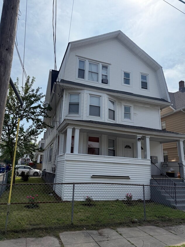 Primary Photo - 176 Davenport St