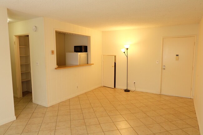 Building Photo - 33 29th Ave