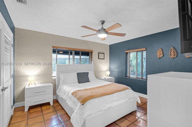 Foto del edificio - 100 NE 26th Dr