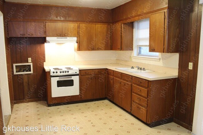 Building Photo - 3 br, 1.5 bath House - 7005 Burton Dr