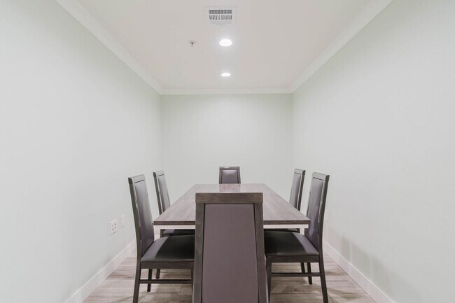 Foto del edificio - 250 N 1st St