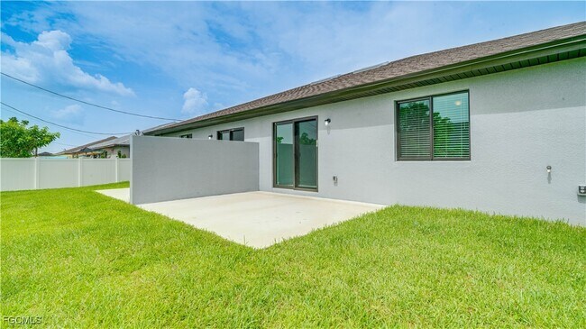 Building Photo - 4604 SW 8th Ct