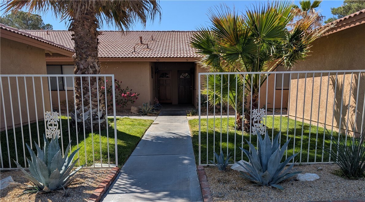 Primary Photo - 27535 Lakeview Dr