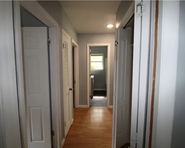 Foto del edificio - 223 N Edgewood Dr