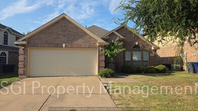 Building Photo - 3305 Woodbluff Ln
