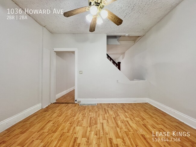 Building Photo - Spacious 2 Bed + Den 1.5 Bath Townhouse St...