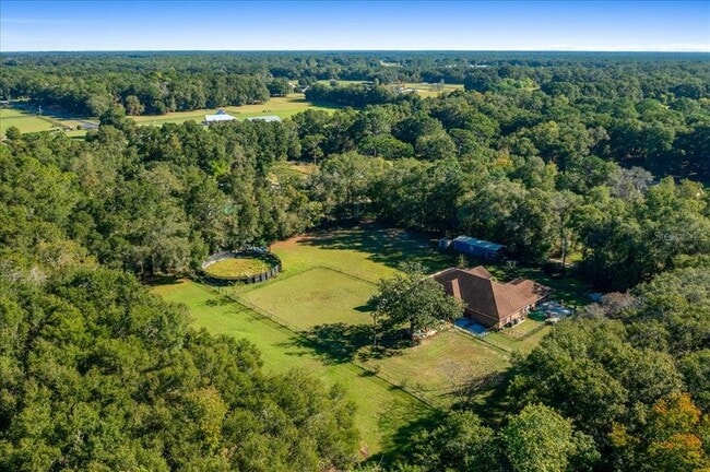 Building Photo - 3135 NE 49th St