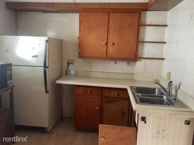 Building Photo - 3 br, 1.5 bath House - 1612 E Stockbridge Ave