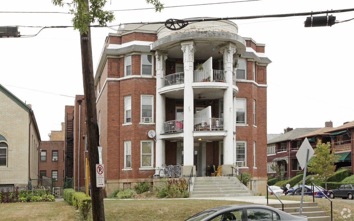 Foto del edificio - 4925 Friendship Ave