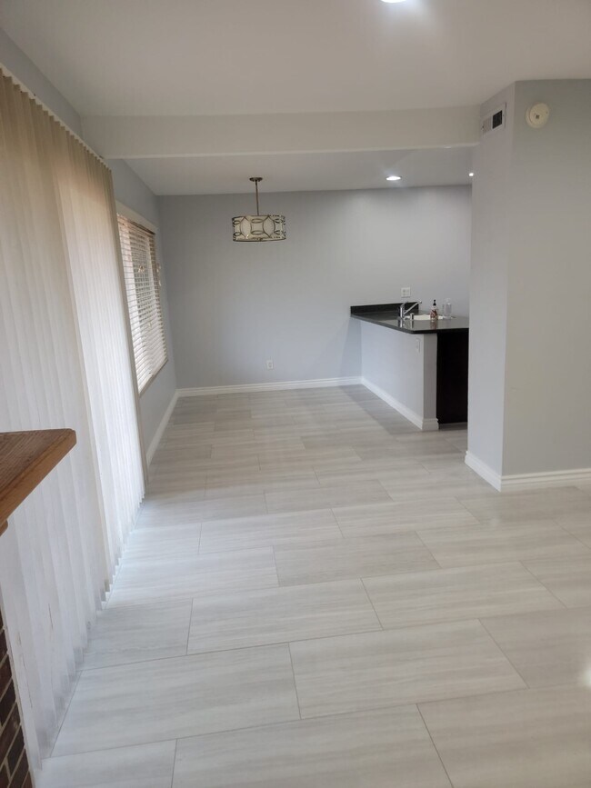 Foto del edificio - 8139 Via Mallorca