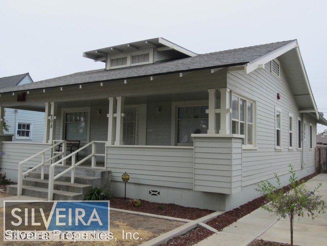 Building Photo - 208 E El Camino St
