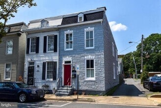 Building Photo - 518 N Patrick St