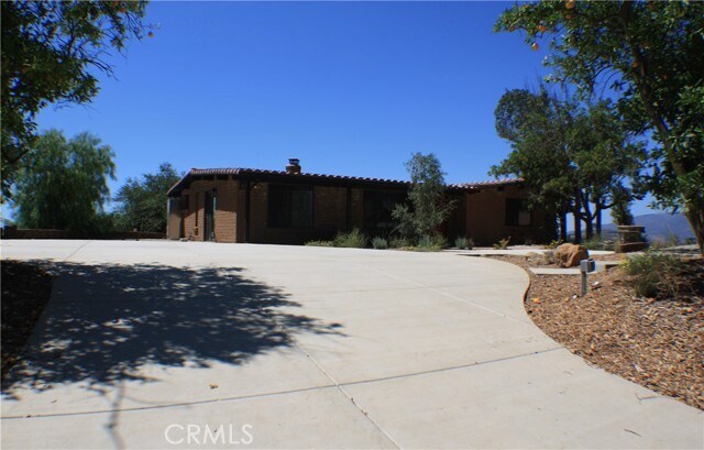 Foto del edificio - 32430 Cole Grade Rd