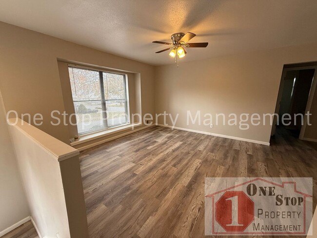 Foto del edificio - Charming 3-bedroom, 1.5-bathroom duplex in...