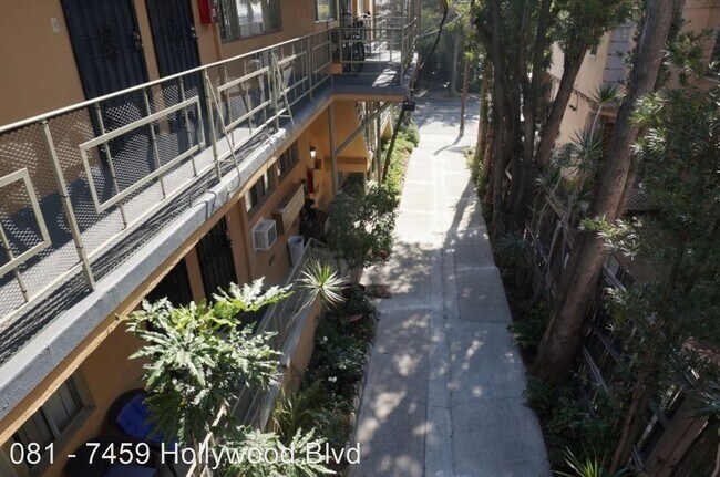 Foto del edificio - 7459 Hollywood Blvd
