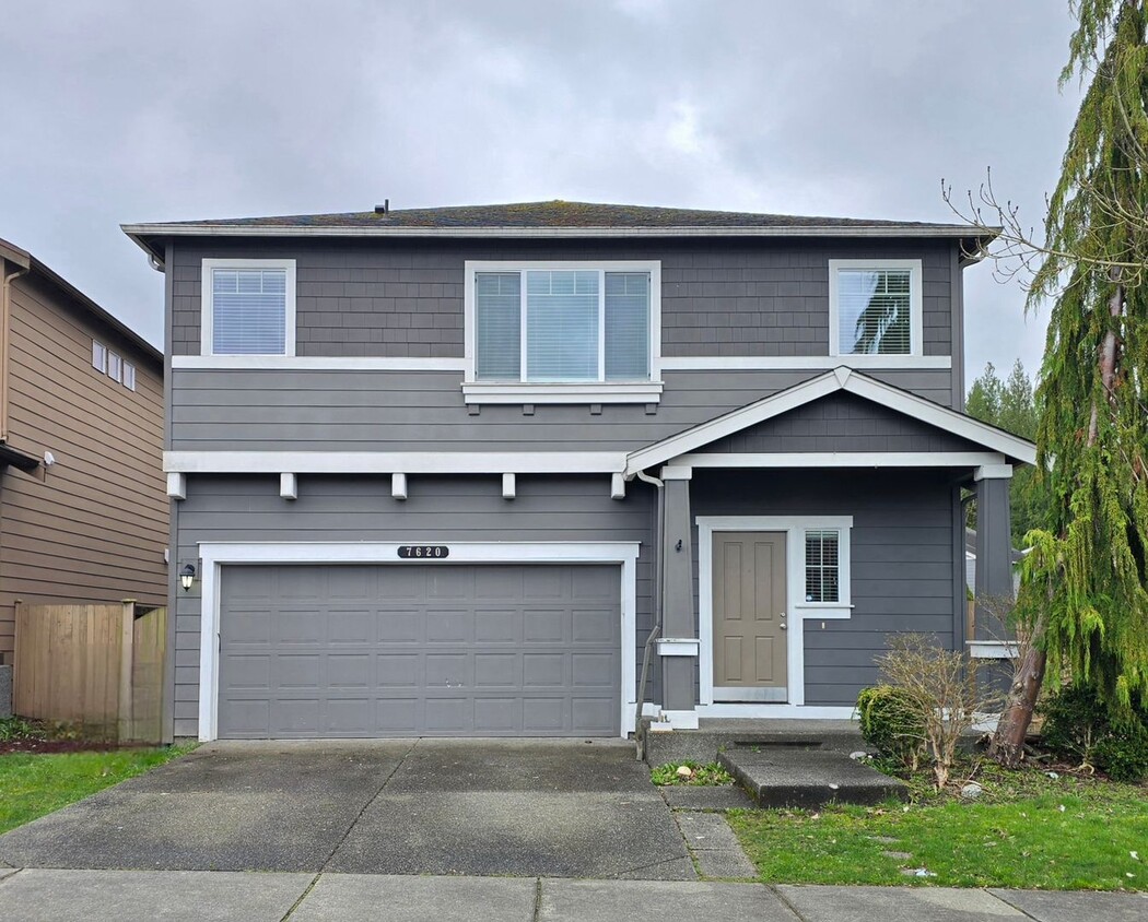 Foto principal - 4 Bedroom Home in Lake Stevens Available Now!