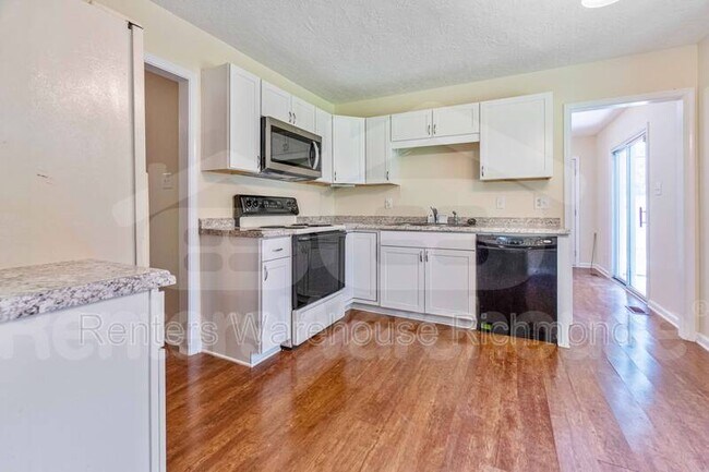 Foto del edificio - 5009 Roxshire Ct