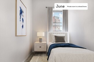 Building Photo - Private bedroom in 3 bed/1 bath Home
