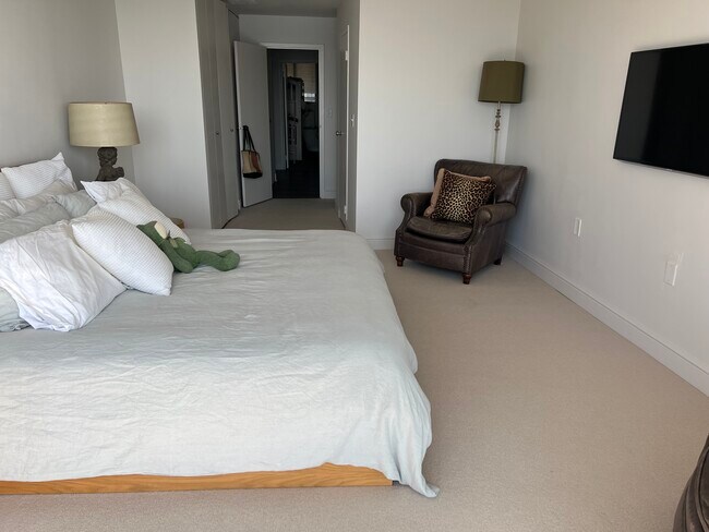 Master bedroom - 100 Seaview Ave