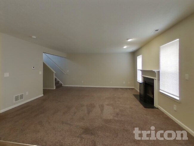 Foto del edificio - 594 Sun Ridge Blvd