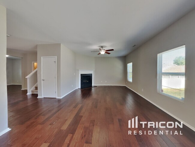 Foto del edificio - 526 Kerriann Ln
