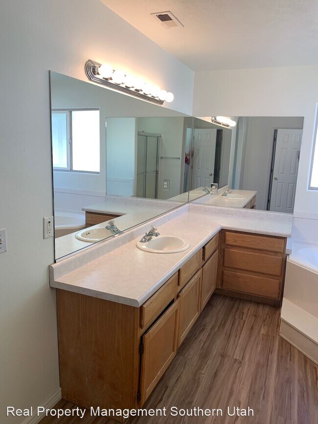 Building Photo - 4 br, 2 bath House - 203 N. 2900 E.