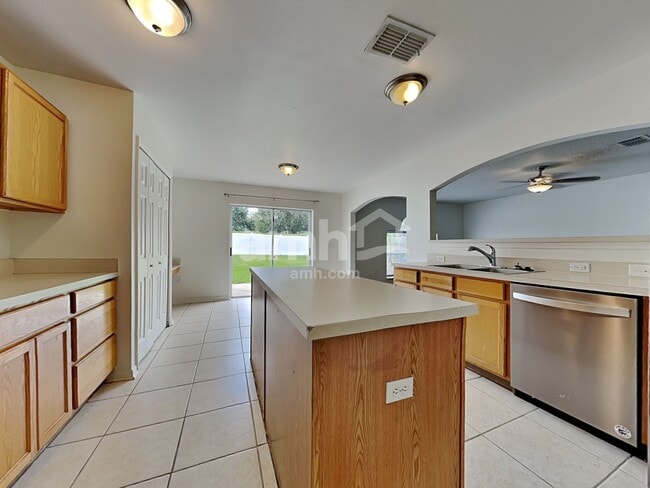 Building Photo - 10619 Opus Dr