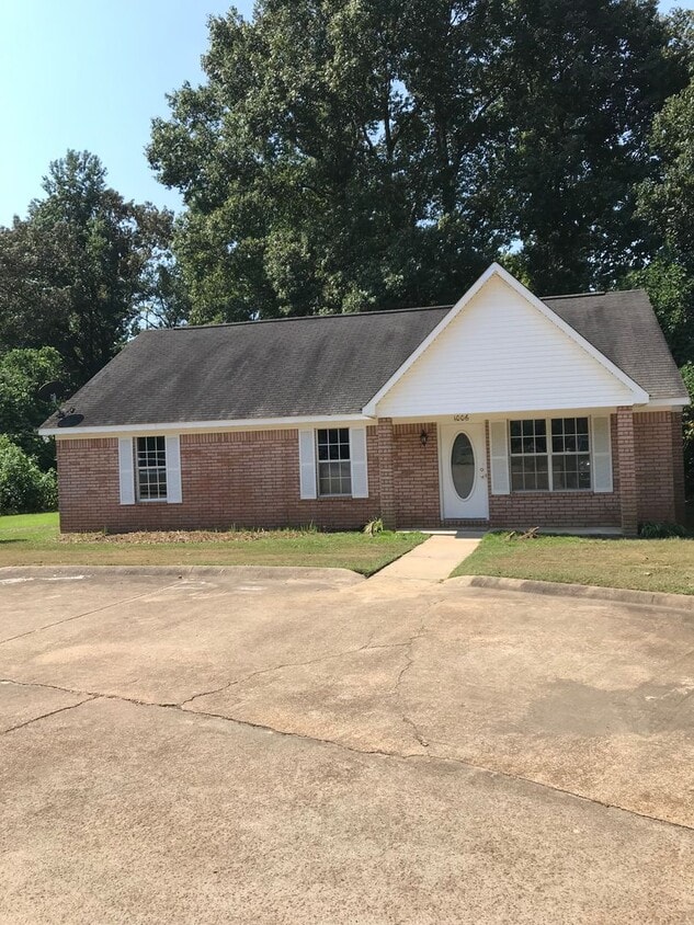 Primary Photo - 3BR/3BA For Rent