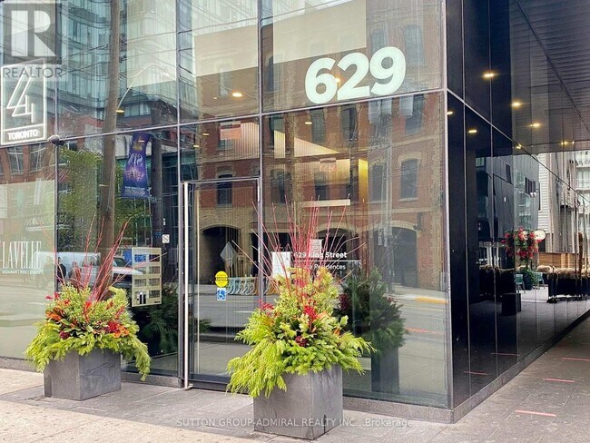 Photo du bâtiment - 625-629 King St W