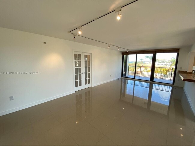 Foto del edificio - 801 N Venetian Dr