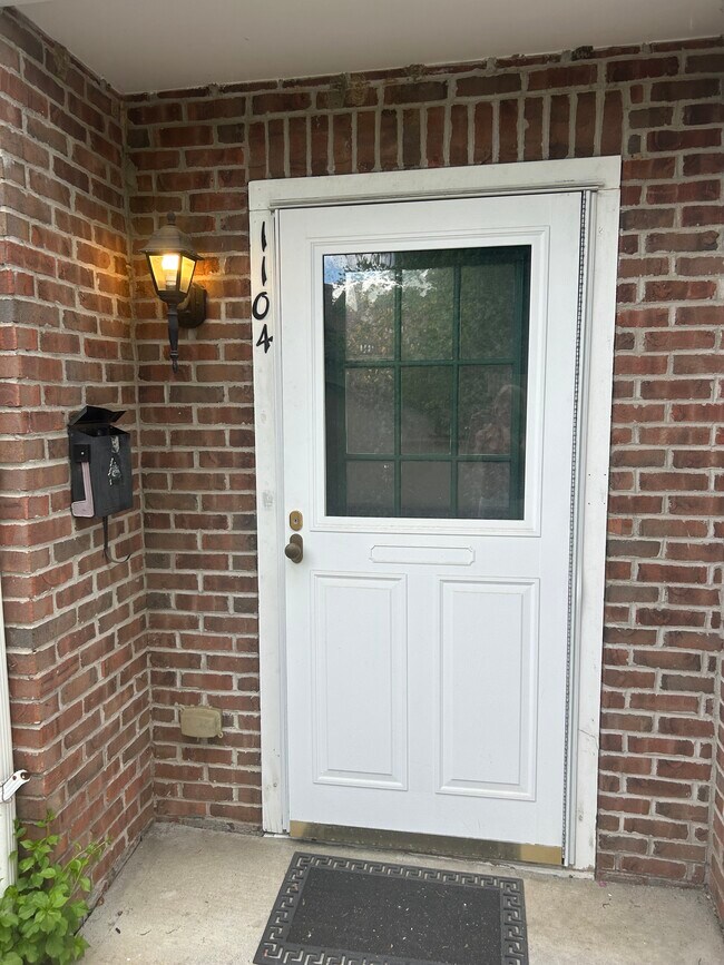 Entrada principal exterior - 2205 Mayor Mitchell Court