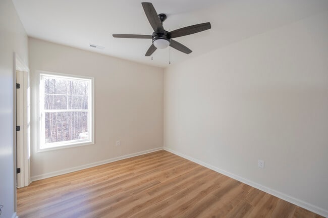 Foto del edificio - 128 Brenleigh Ct