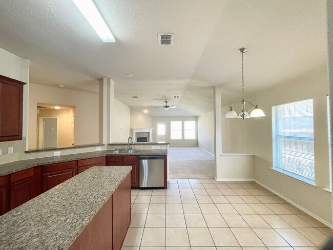 Foto del edificio - 4 Bedroom 1 story Duncanville ISD