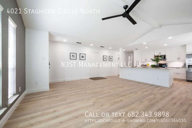 Foto del edificio - 4021 Staghorn Cir N