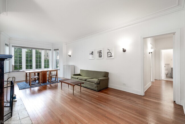 Foto del edificio - 5470 S Cornell Ave
