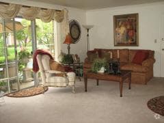 Living Room - Courts Of Williamsburg