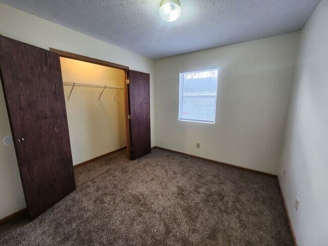 Foto del edificio - Updated 2 Bedroom Duplex on North Side