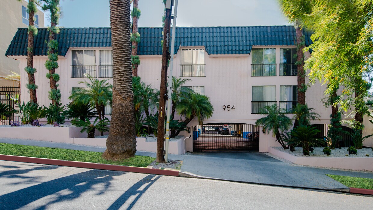The Dahlia Apartments in West Hollywood, CA Westside Rentals
