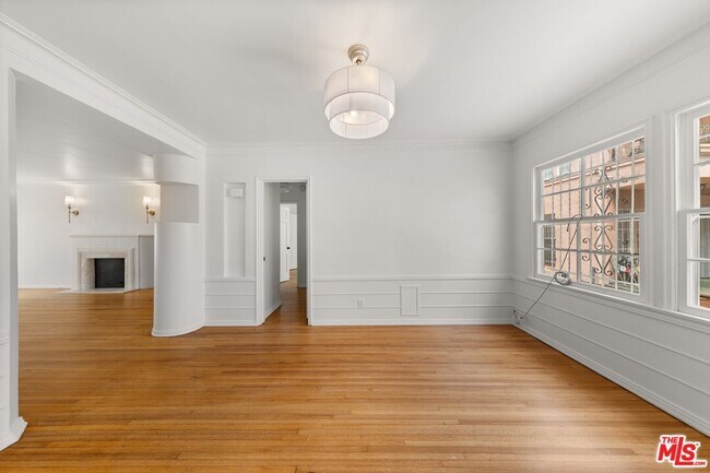 Foto del edificio - 639 Burnside Ave