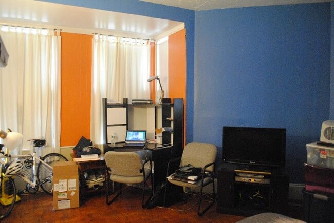 Las imágenes son muestras representativas de la unidad anunciada. Las unidades reales mostradas durante los recorridos pueden variar. - 248 W Newton St